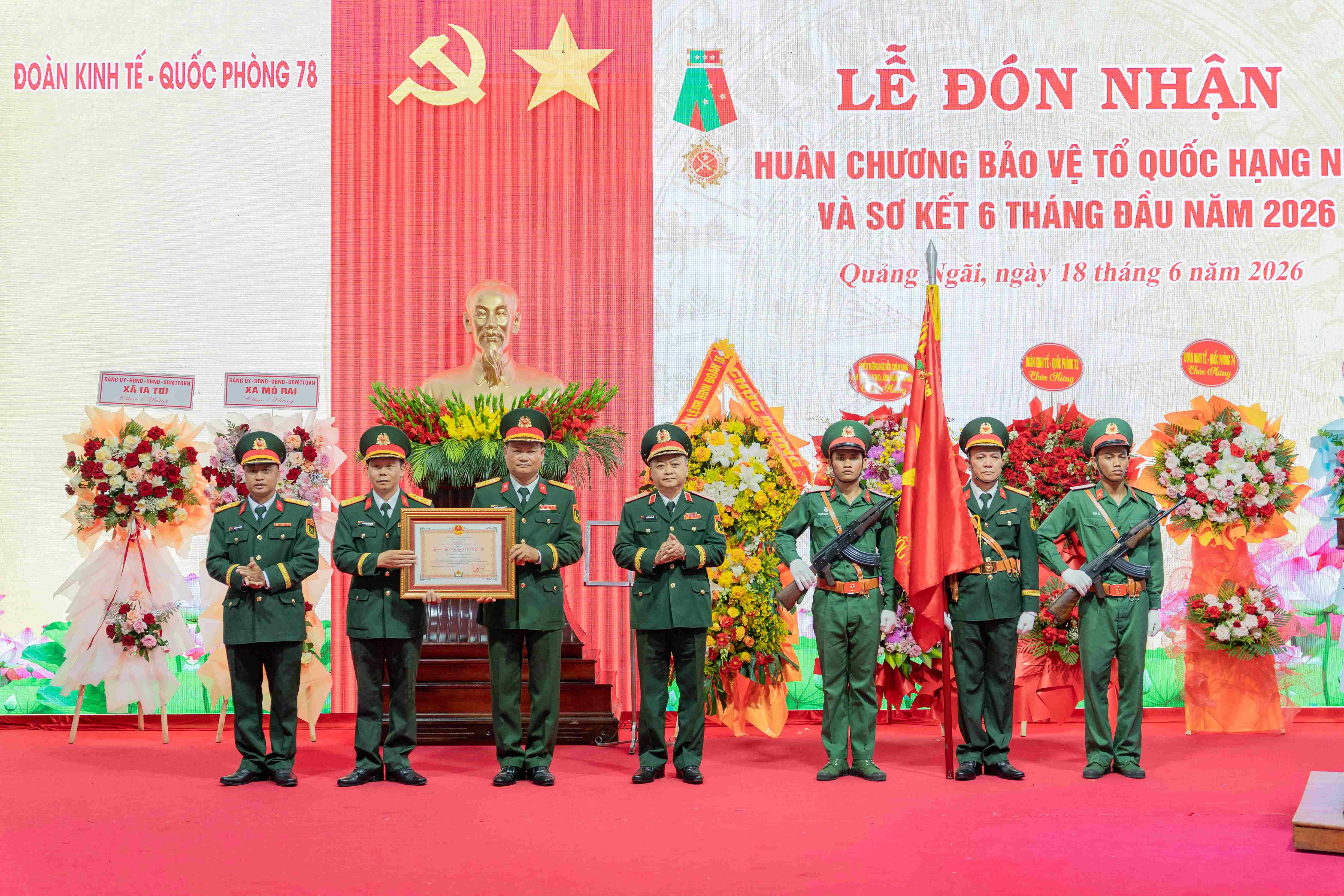 Đoàn Kinh tế - Quốc phòng 78 đón nhận Huân chương Bảo vệ Tổ quốc hạng Nhất