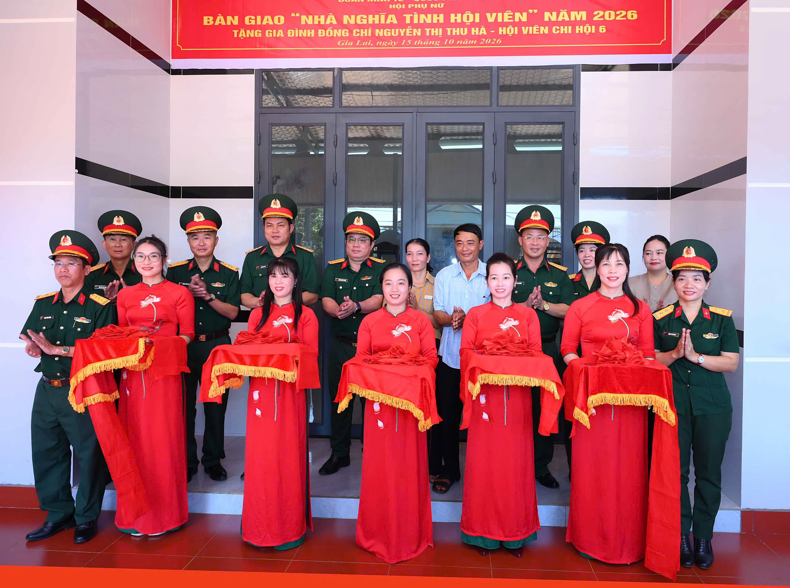 Đoàn KT-QP 715: Những món quà nghĩa tình gửi đến phụ nữ và người lao động