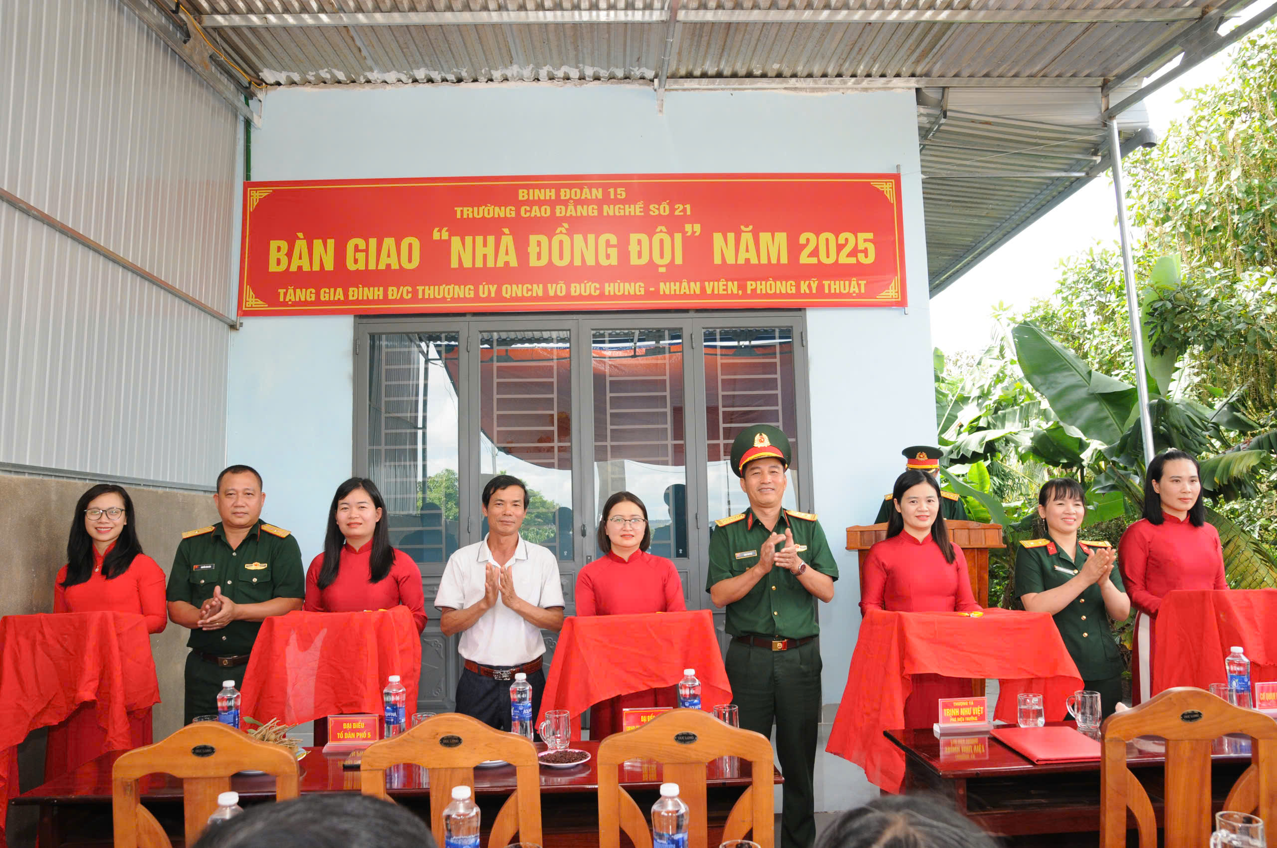 Trường Cao đẳng nghề số 21 (Binh đoàn 15): Bàn giao “Nhà Đồng đội” tặng quân nhân có hoàn cảnh khó khăn