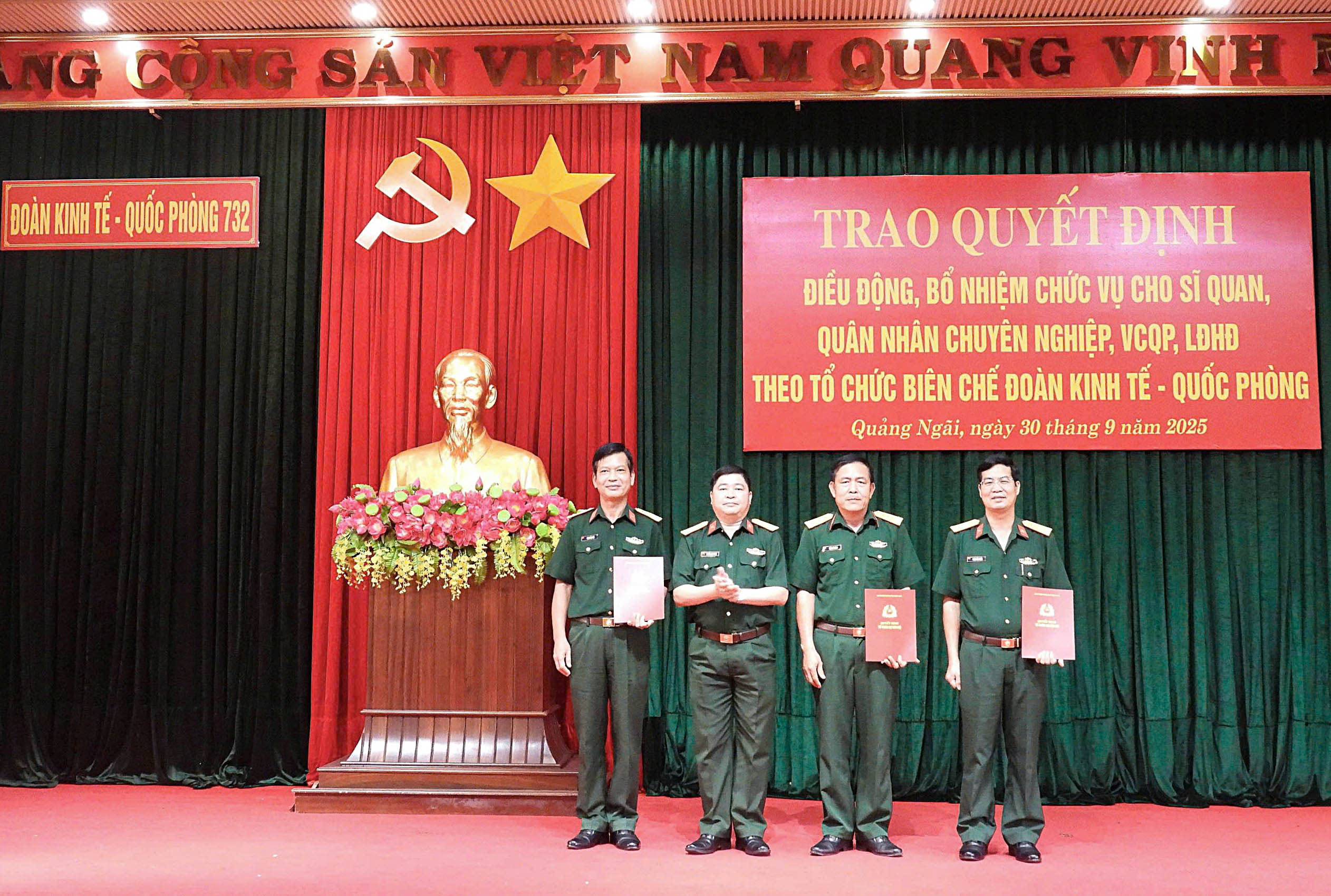 Công bố, bổ nhiệm cán bộ gắn với sơ kết phong trào thi đua cao điểm tại Đoàn KT-QP 732