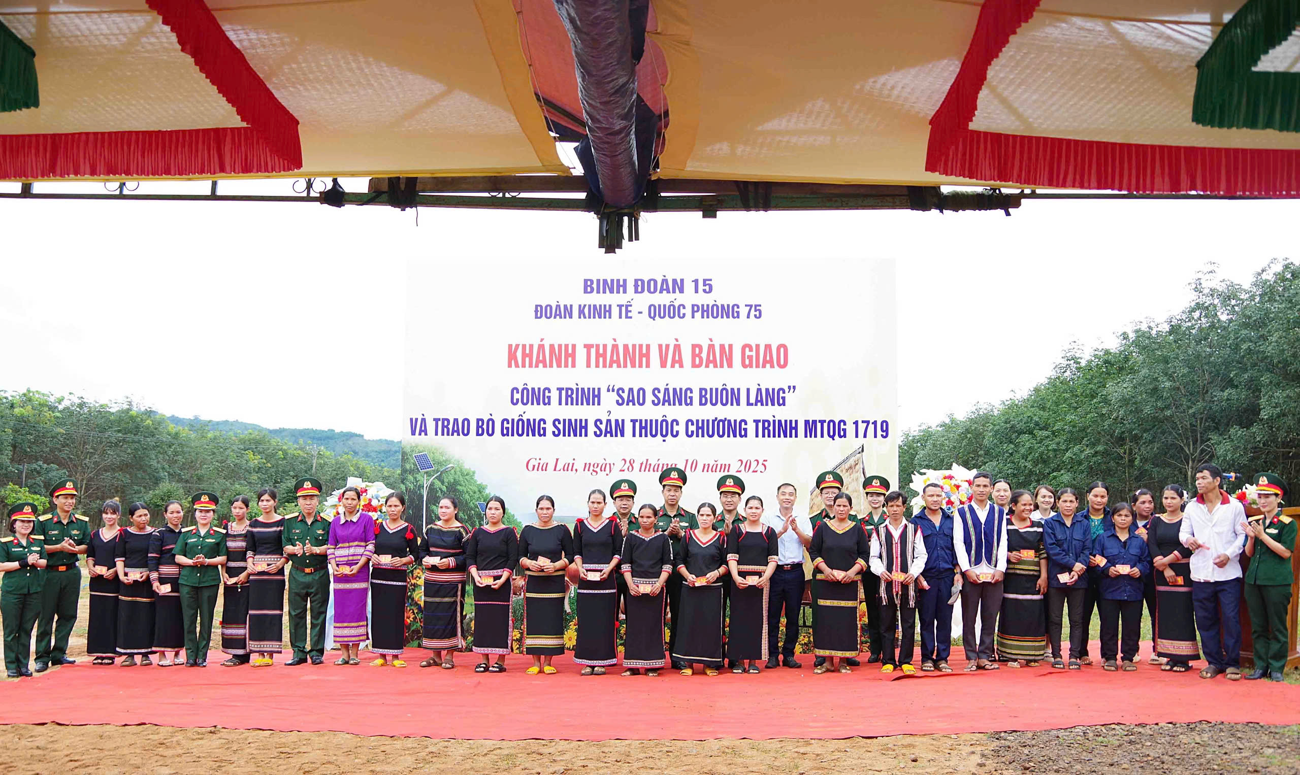 Sao sáng buôn làng - Ánh sáng của niềm tin nơi biên giới Tây Nguyên