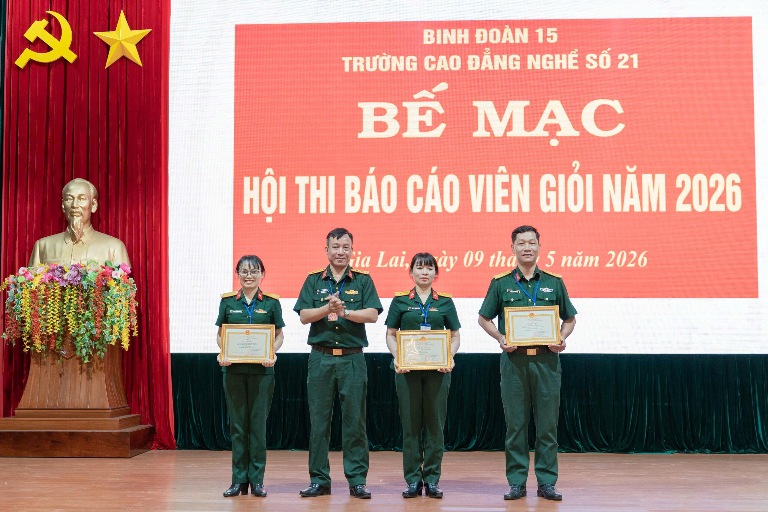 Hội thi Báo cáo viên giỏi ở Trường Cao đẳng nghề số 21: Gắn lý luận với thực tiễn giáo dục nghề nghiệp