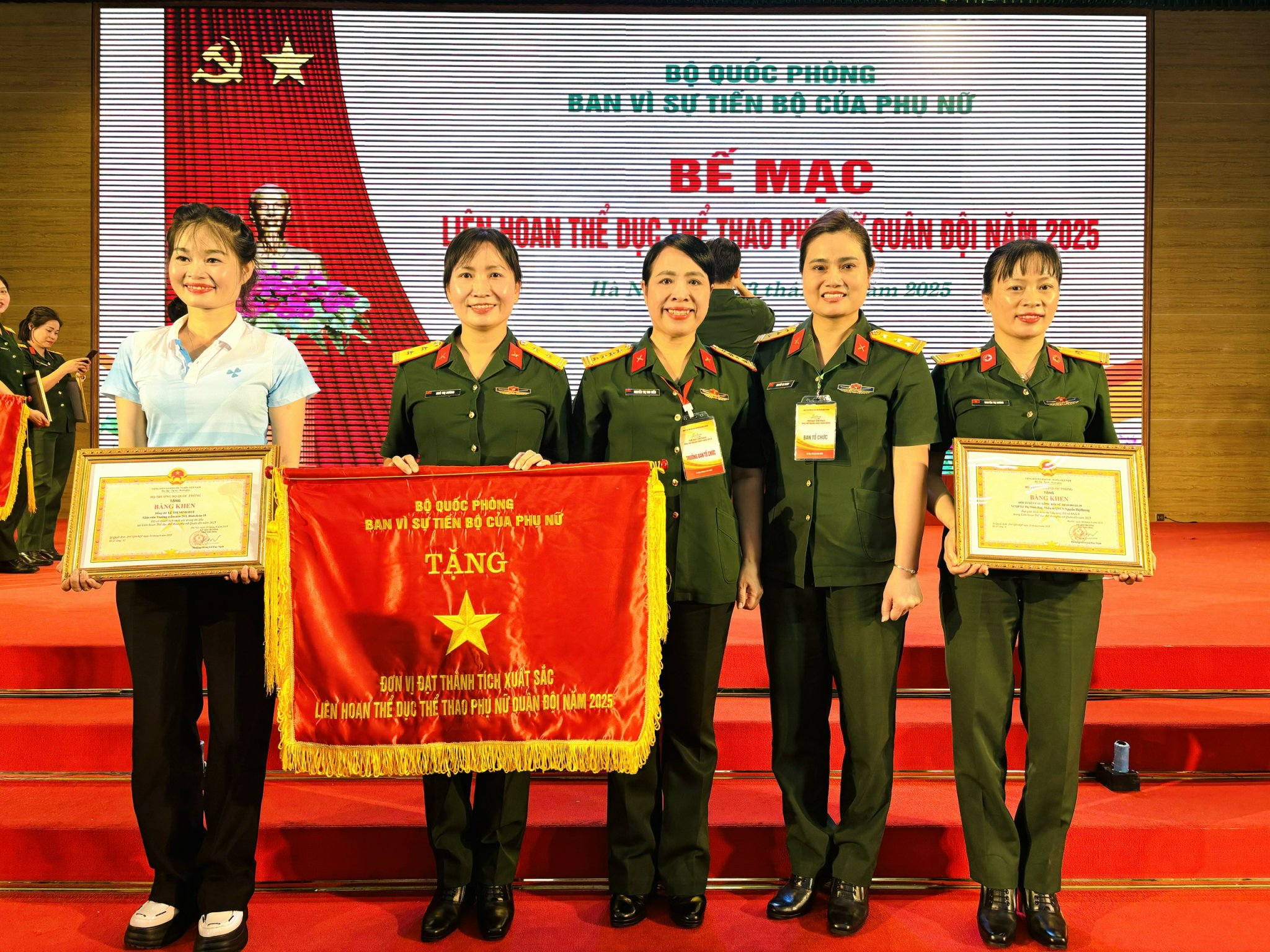 PHỤ NỮ BINH ĐOÀN 15 ĐẠT THÀNH TÍCH CAO TẠI LIÊN HOAN THỂ DỤC THỂ THAO PHỤ NỮ QUÂN ĐỘI NĂM 2025