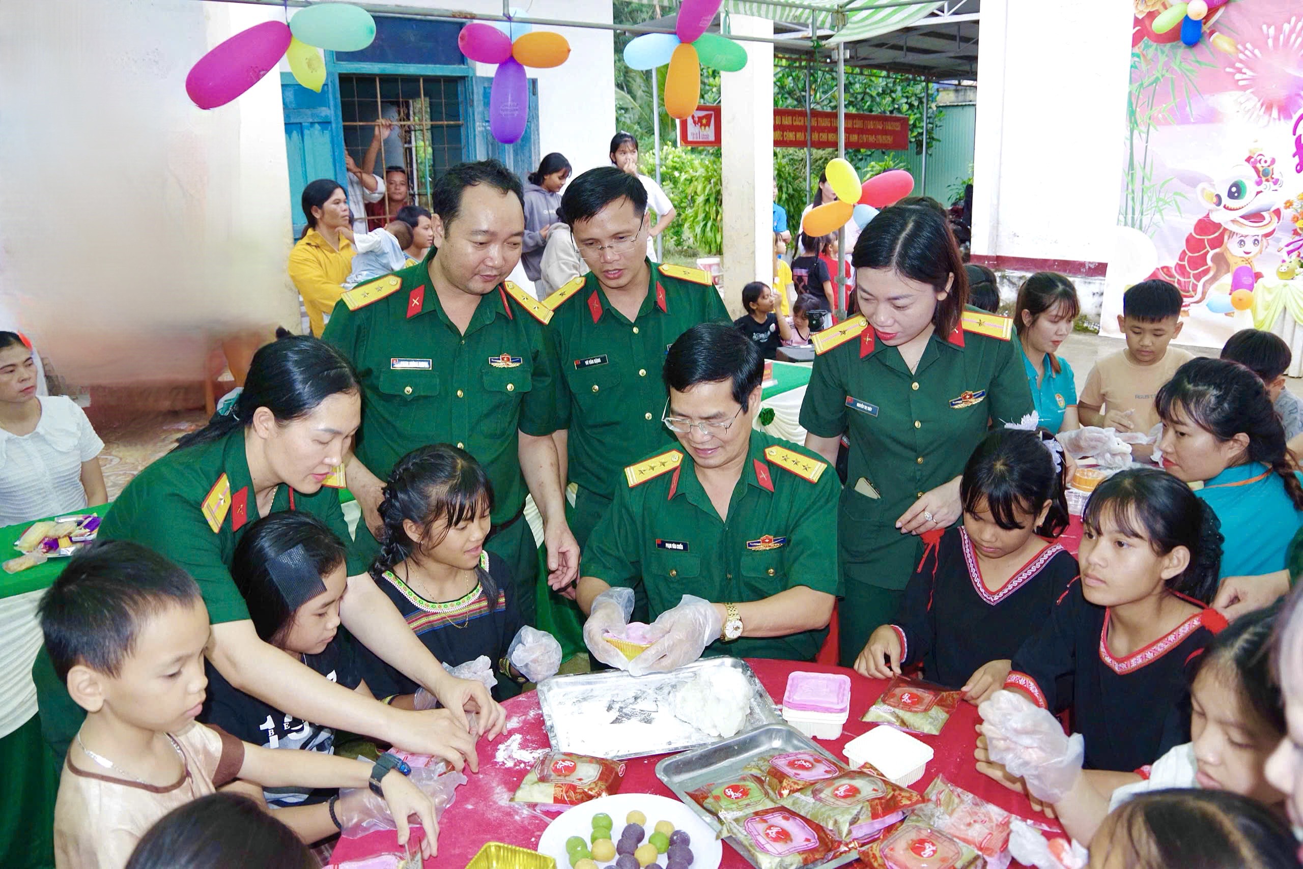 Tết Trung thu ý nghĩa tại Đoàn Kinh tế - Quốc phòng 732